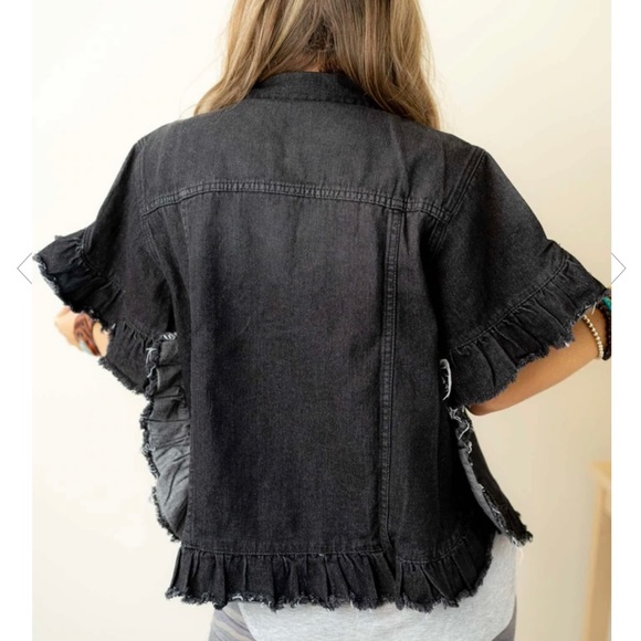 ❤️ Ruffle Denim Jacket ❤️ - Picture 2 of 2
